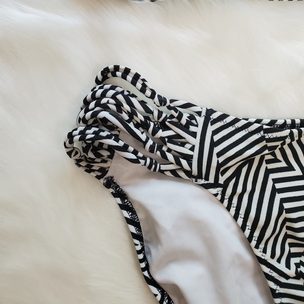 VS PINK Bikini Set - Picture 3 of 7